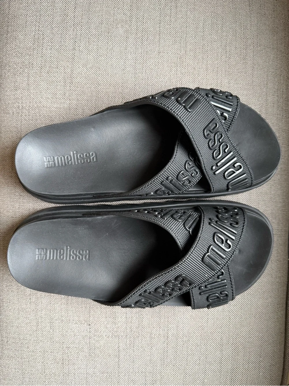 Melissa sleek black